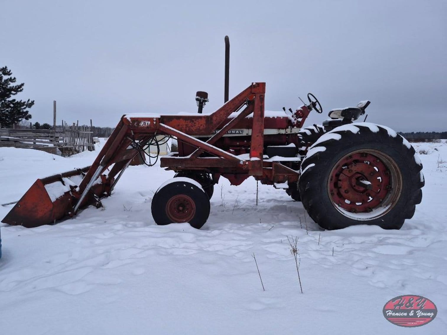 International Harvester 856 Equipment Image0