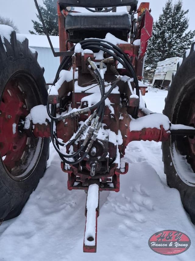 Image of International Harvester 856 equipment image 3