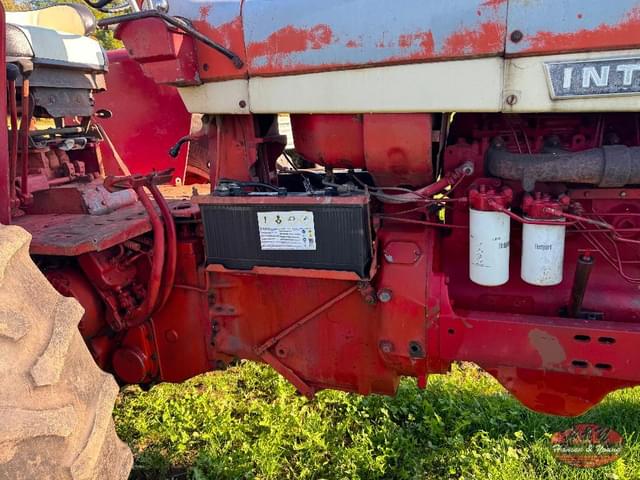 Image of International Harvester 856 equipment image 4