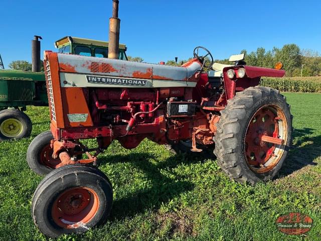 Image of International Harvester 856 equipment image 1