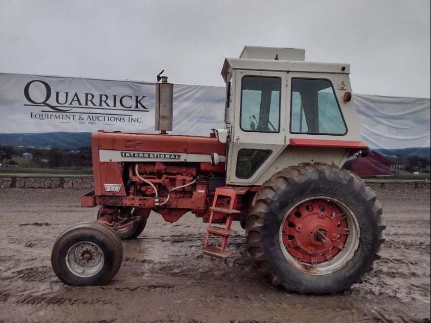 International Harvester 856 Equipment Image0