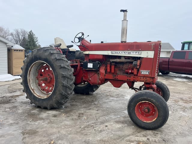 Image of International Harvester 856 equipment image 2