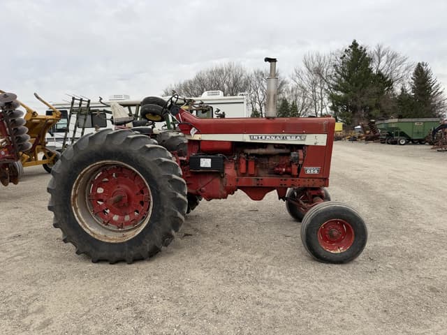 Image of International Harvester 856 equipment image 1