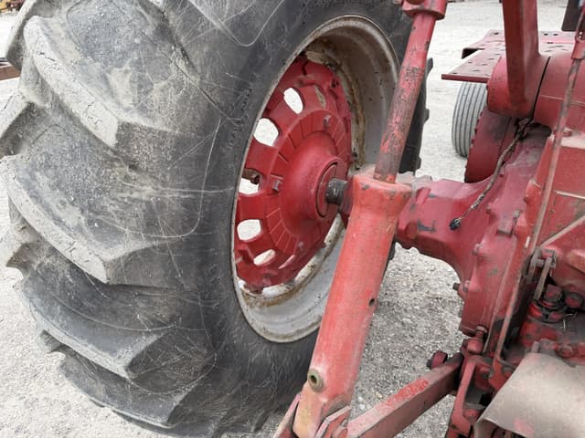 Image of International Harvester 856 equipment image 2