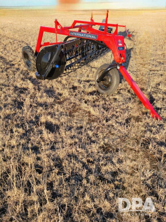 Image of International Harvester 86 equipment image 3