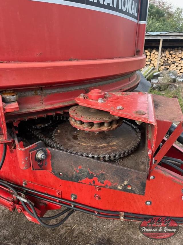 Image of International Harvester 8610 equipment image 1