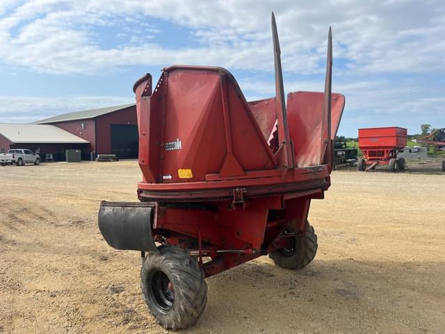 Image of International Harvester 8610 equipment image 1