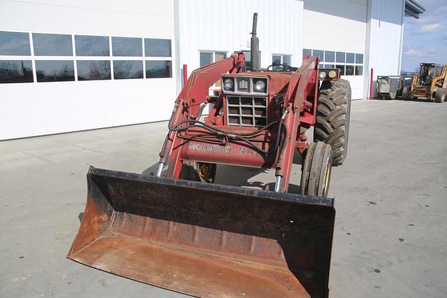 Image of International Harvester 884 equipment image 2