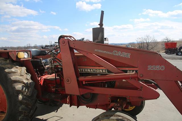 Image of International Harvester 884 equipment image 4