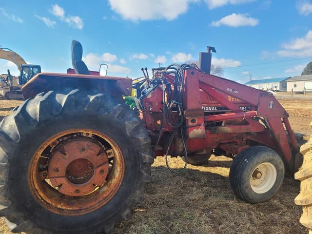 Image of International Harvester 884 equipment image 3