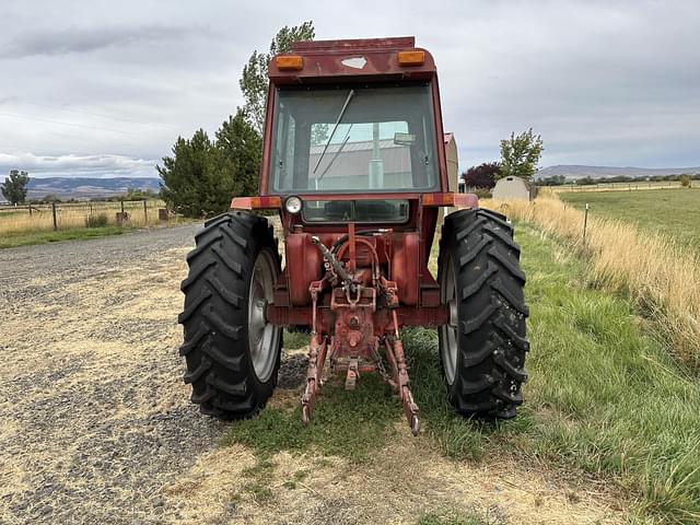 Image of International Harvester 884 equipment image 4