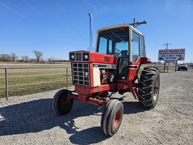 Image of International Harvester 886 equipment image 1