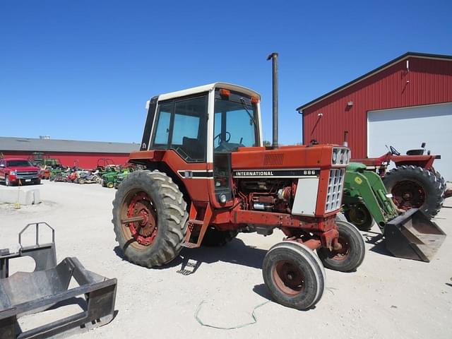 Image of International Harvester 886 equipment image 2
