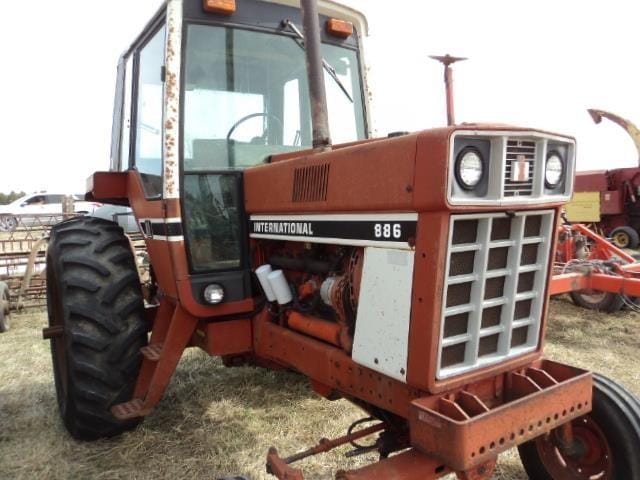 International Harvester 886 Equipment Image0