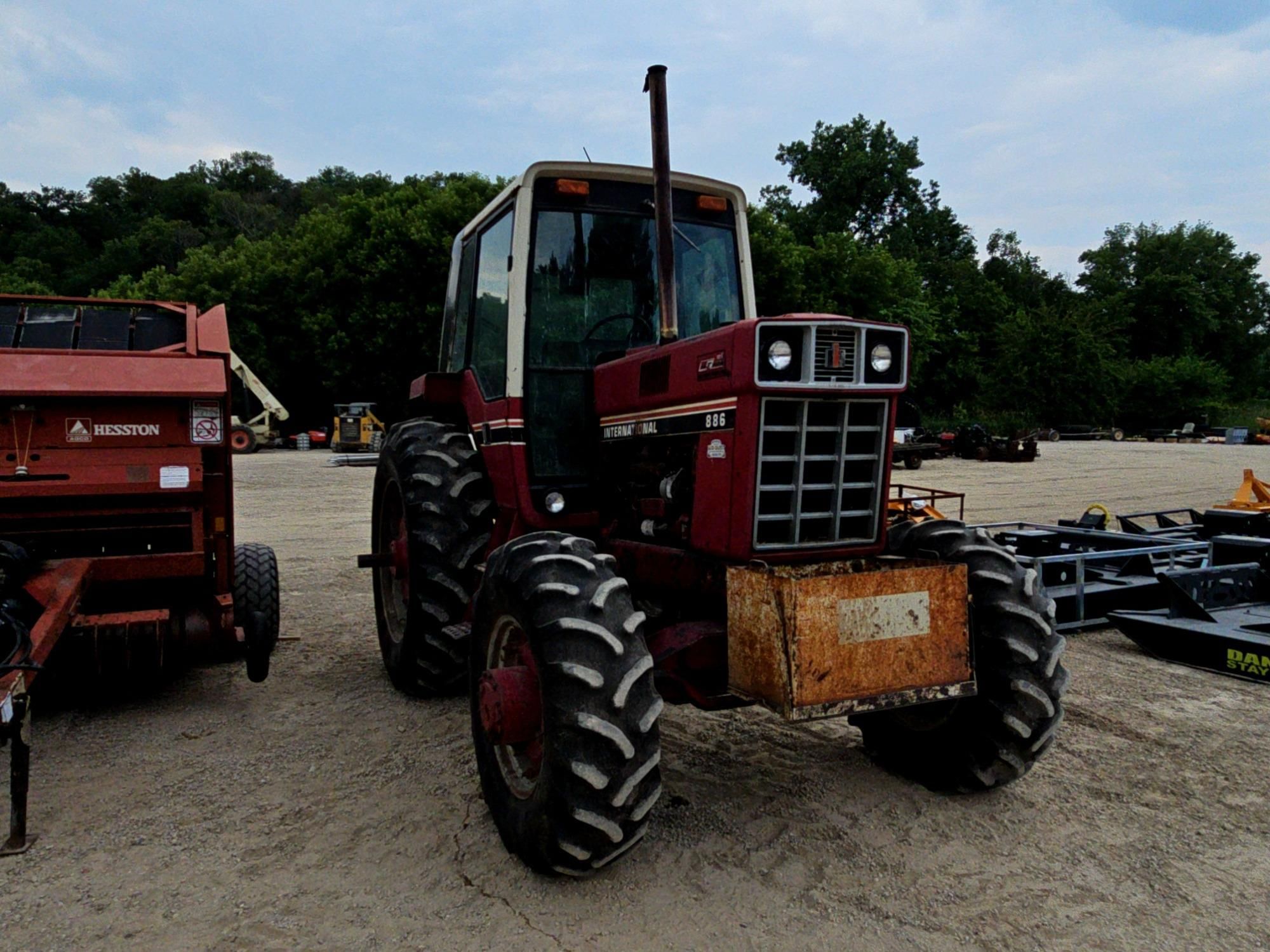 Main image International Harvester 886