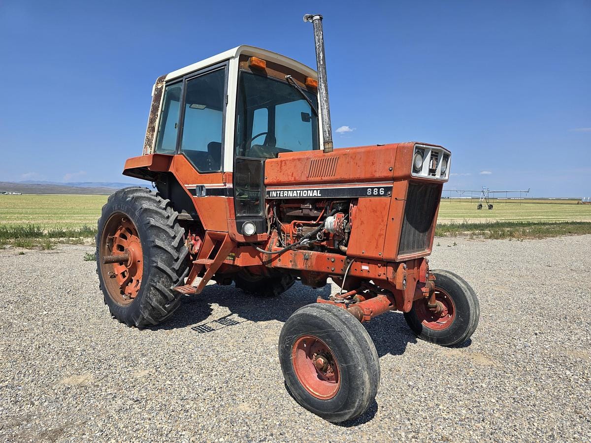 1980 International Harvester 886 Equipment Image0