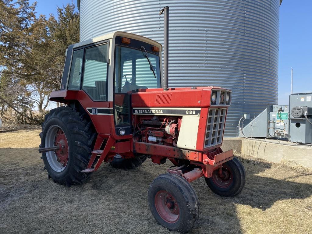 Main image International Harvester 886