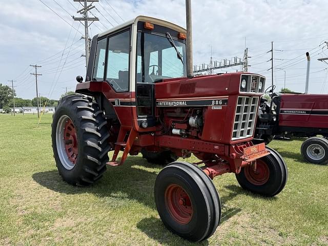 Image of International Harvester 886 equipment image 2