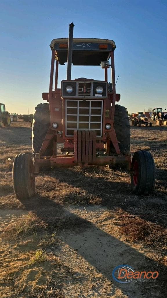 Image of International Harvester 886 equipment image 2
