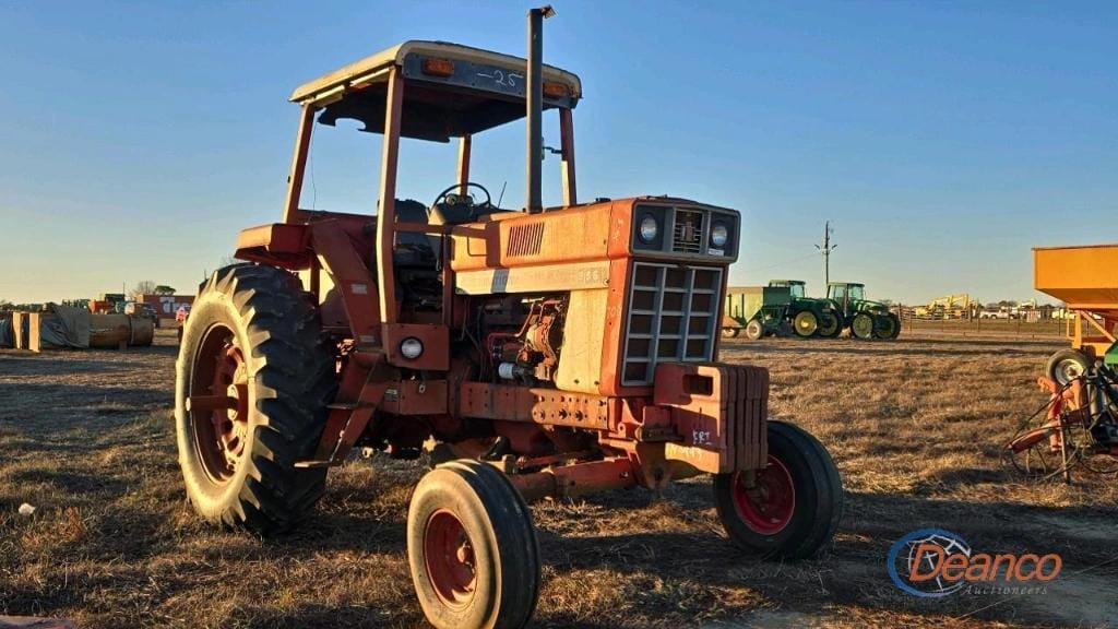 International Harvester 886 Equipment Image0