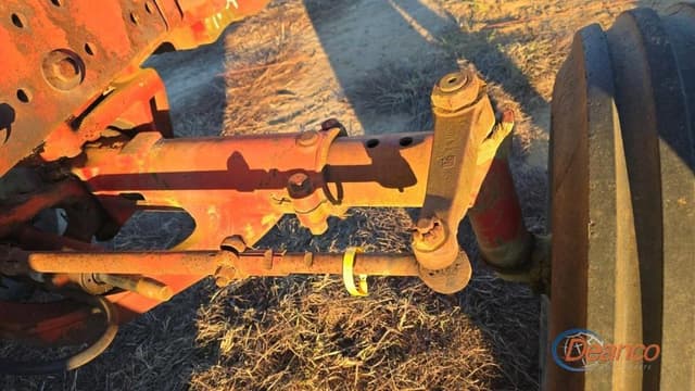 Image of International Harvester 886 equipment image 4