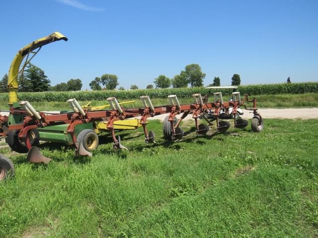 Image of International Harvester 700 equipment image 3