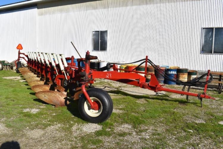 International Harvester 800 Tillage Plows for Sale Tractor Zoom