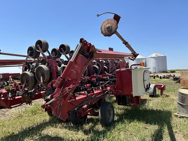 Image of International Harvester 900 equipment image 2