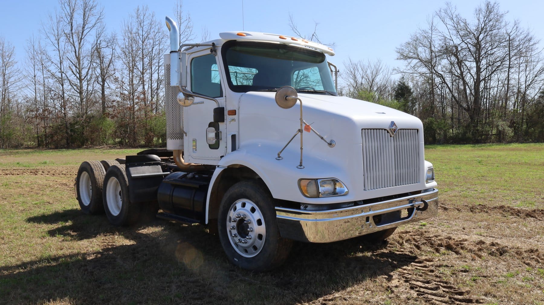 2002 International 9100i Equipment Image0