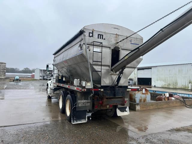 Image of International 9200i equipment image 4