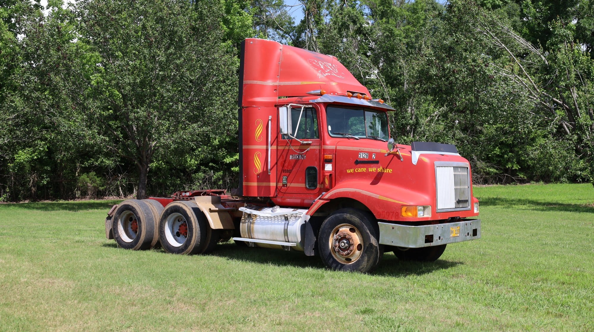 1995 International 9200 Equipment Image0
