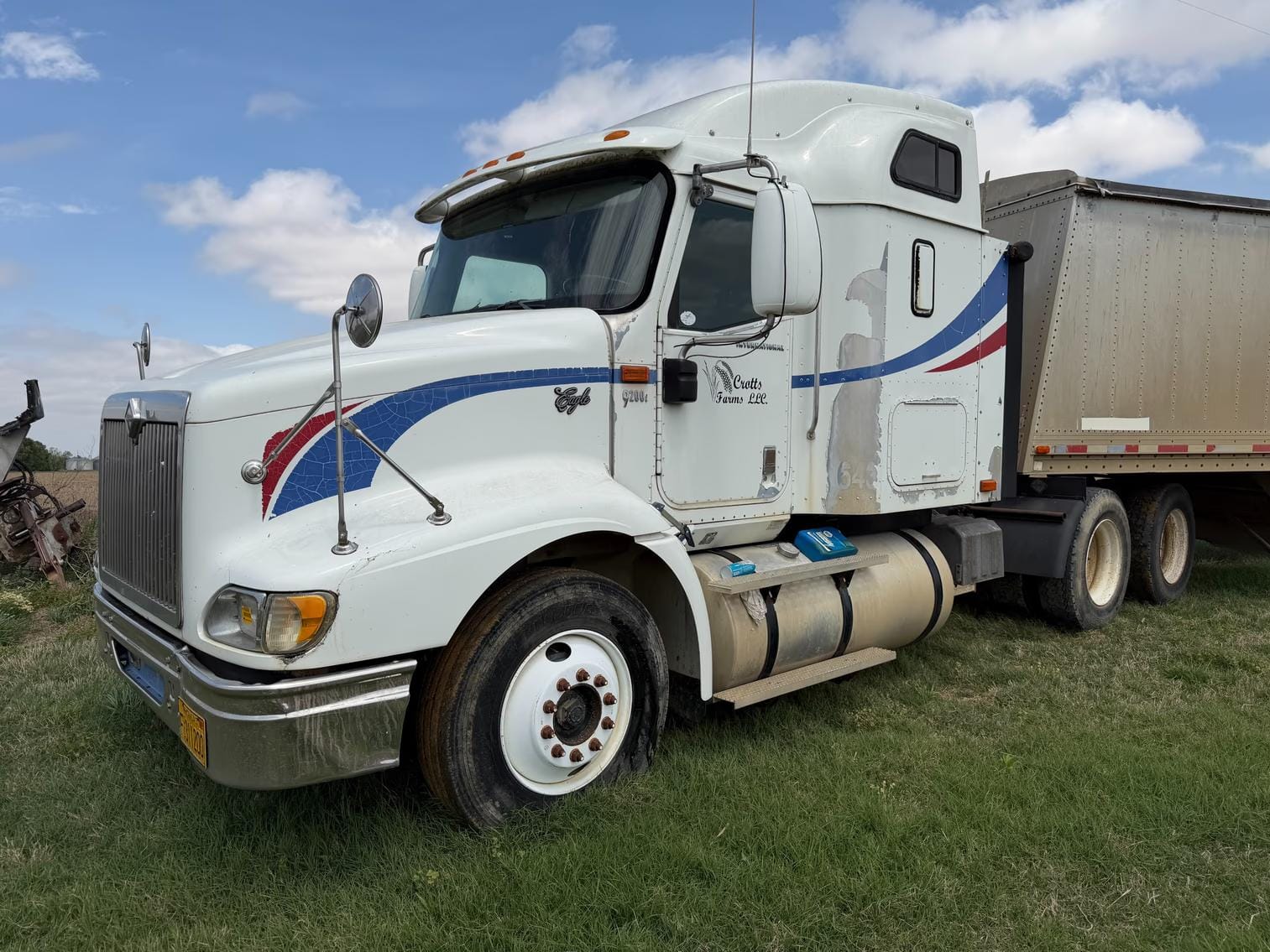 International 9200i Equipment Image0