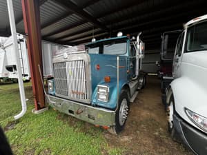 International 9300 Image