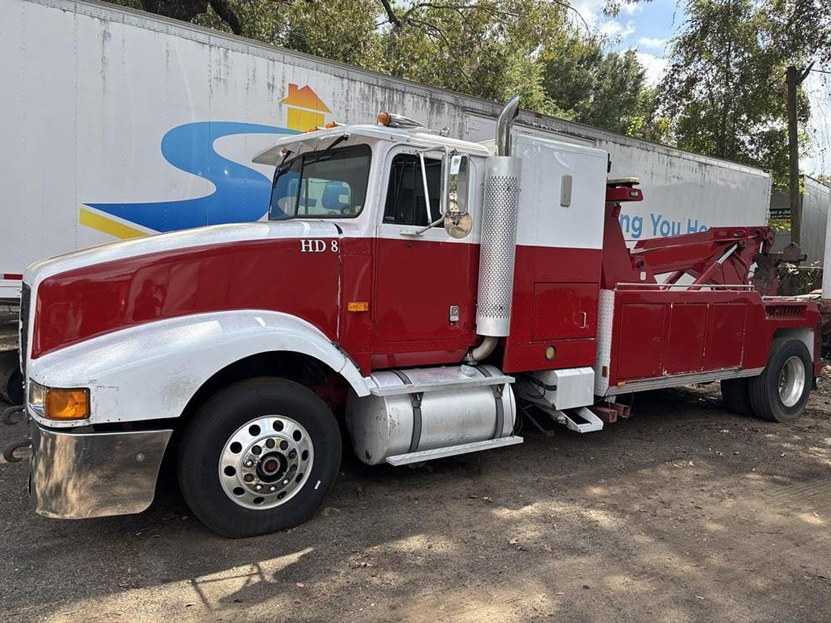 1993 International 9400 Equipment Image0