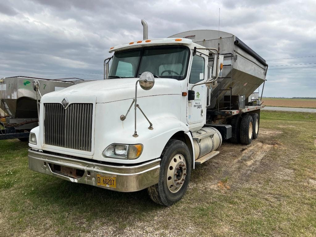 2006 International 9400i Equipment Image0