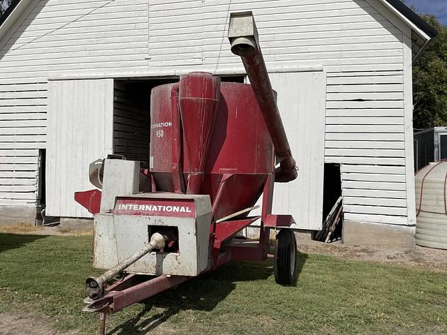 Image of International Harvester 950 equipment image 1