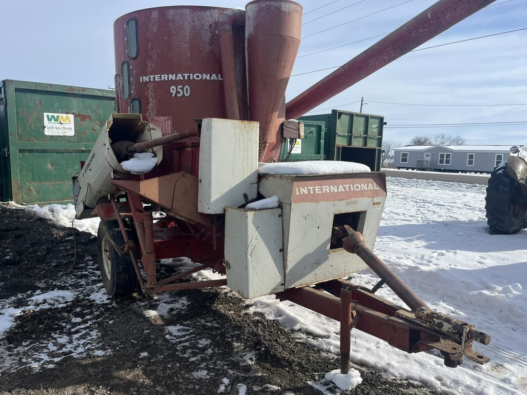 Image of International Harvester 950 Primary image