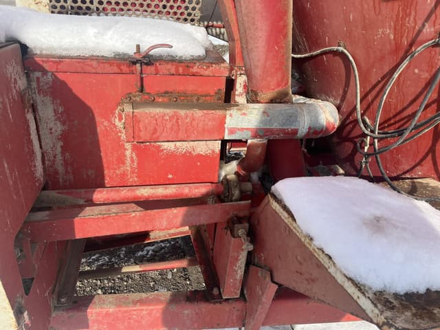 Image of International Harvester 950 equipment image 4