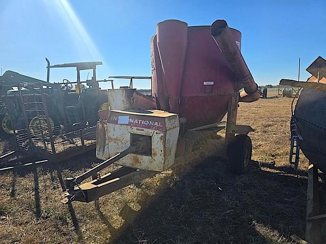 Image of International Harvester 950 equipment image 1