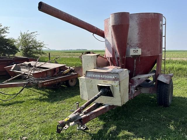 Image of International Harvester 950 equipment image 1