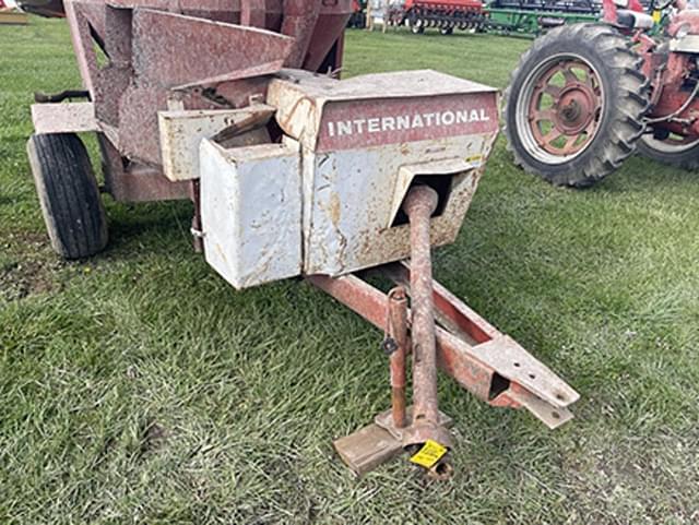 Image of International Harvester 950 equipment image 1