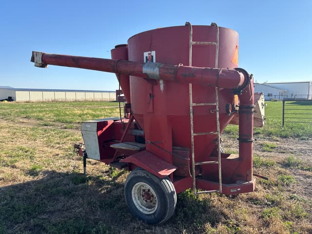 Image of International Harvester 950 equipment image 3