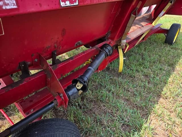 Image of International Harvester 963 equipment image 4