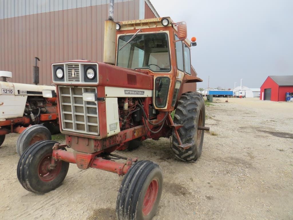 International Harvester 966 Equipment Image0