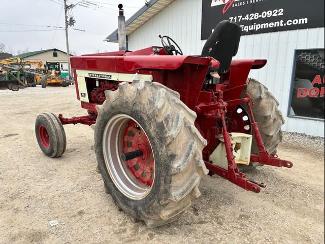 Image of International Harvester 966 equipment image 2