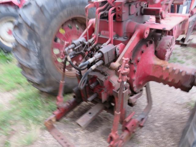 Image of International Harvester 966 equipment image 4