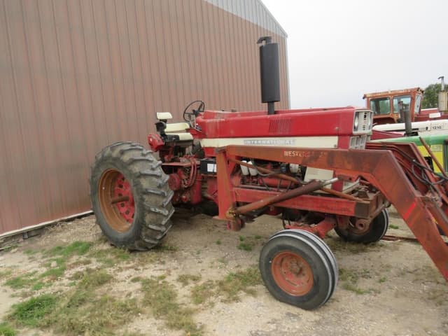 Image of International Harvester 966 equipment image 2
