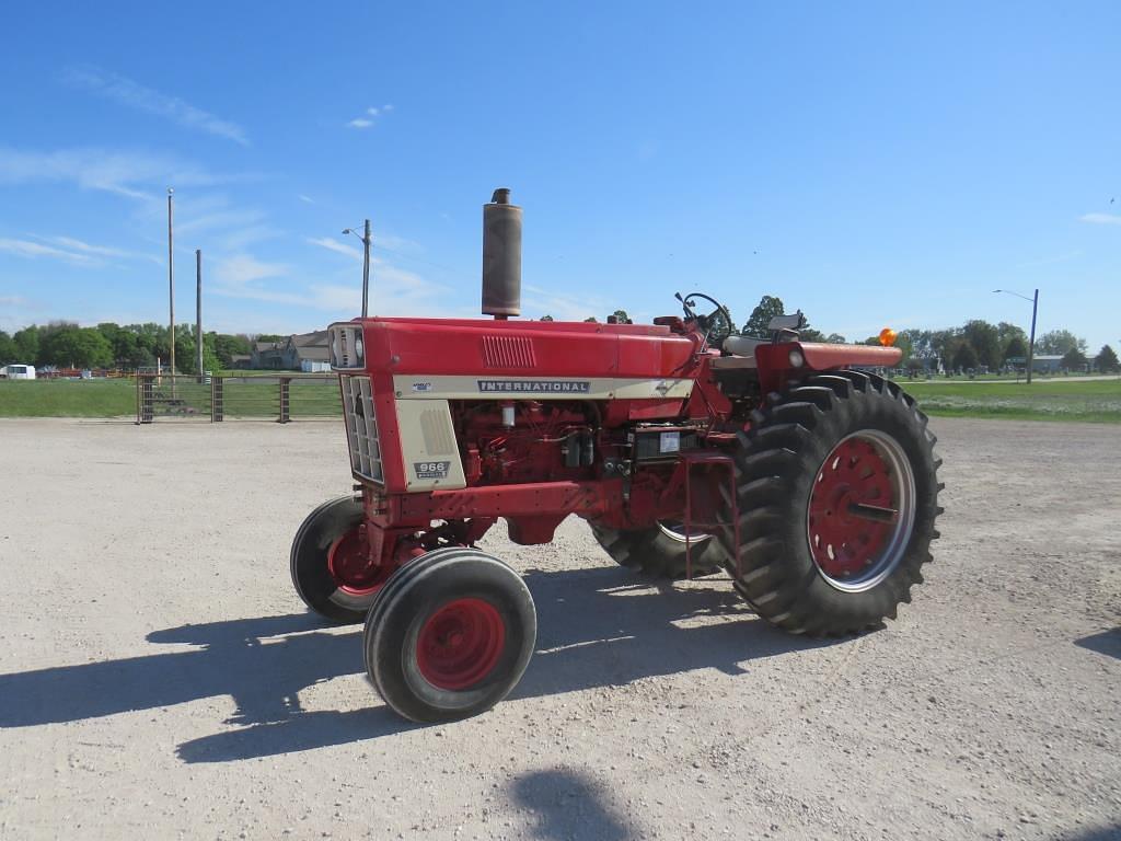 Image of International Harvester 966 Primary image