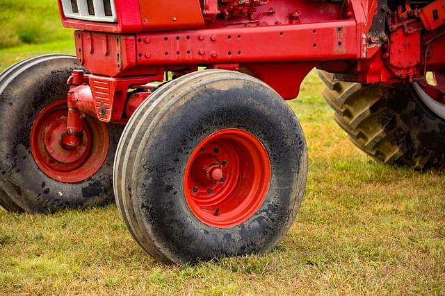 Image of International Harvester 966 equipment image 1