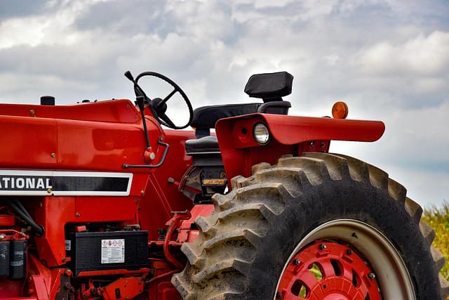 Image of International Harvester 966 equipment image 4